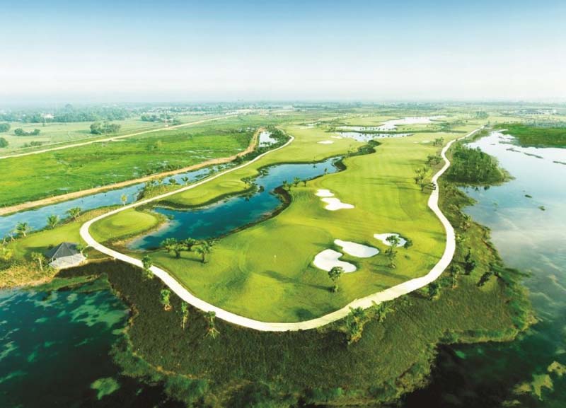 Sân golf chuẩn quốc tế Khu đô thị nghỉ dưỡng West Lakes Golf & Villas