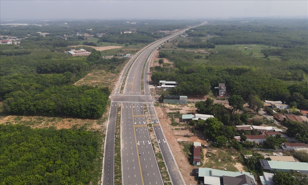 Đường cao tốc Mỹ Phước - Tân Vạn - Bàu Bàng nhìn từ trên xuống